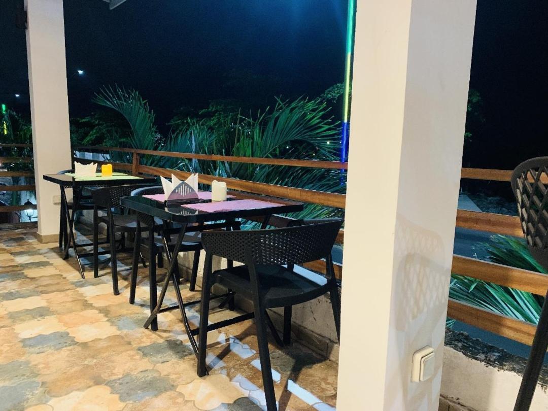 Namaste Hotel & Restaurant Libreville Zewnętrze zdjęcie